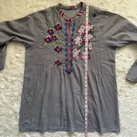Johnny Was Top Embroidered Floral Tunic Long Sleeve Lightweight Gray L - Picture 11 of 12